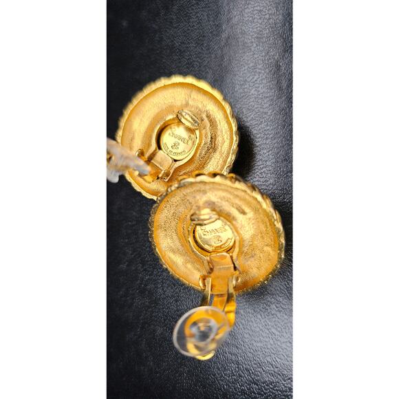 CHANEL Vintage Coco Mark Tiger Eye Earrings - Picture 4 of 6